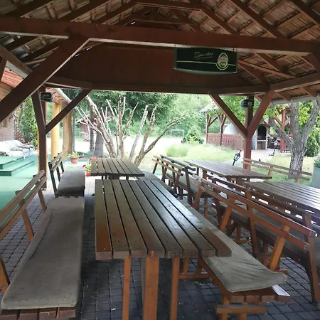 Alfredo Vendeghaz Ferienhaus *
